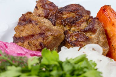 Soğan, maydanoz ve domuz Barbekü