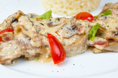 Salatası krema sos ve sığır dil