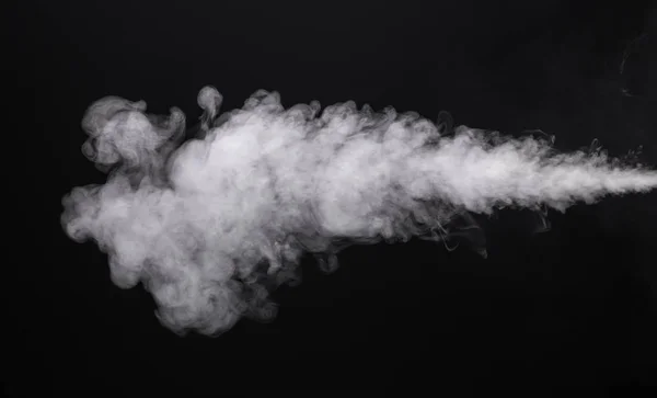 Фотоизолированный дым от сигарет — стоковое фото