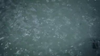 Mavi su içerisinde Jakuzi