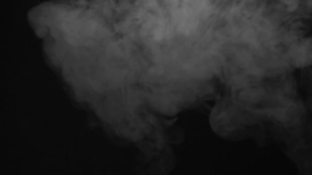 Stoom Rokerige wolk van elektronische sigaret — Stockvideo