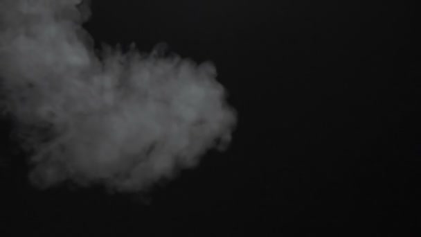 Fumée isolée de cigarette électronique — Video