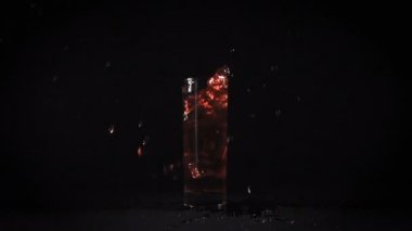 Nar suyu sahte buzun düşmek