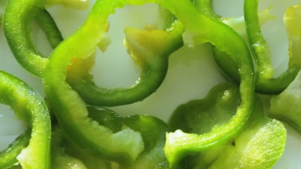 Sweet green cut pepper — Stock Video