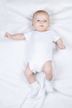 Yalancı üç aylık çocuk fotoğrafı