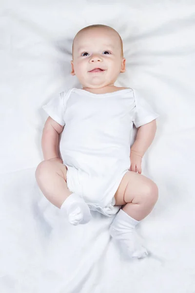 Fotografie usmívající se tři měsíční dítě — Stock fotografie