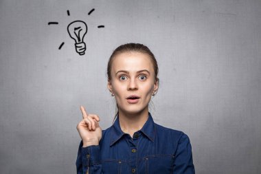 iyi bir fikir olan kadın