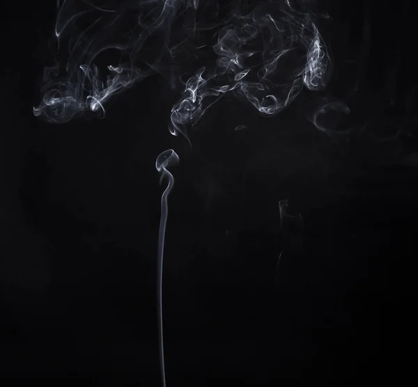 Humo vertical de palo de aroma —  Fotos de Stock