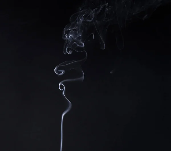 Aroma sopa smoldering dikey dumanlı eğrisi — Stok fotoğraf