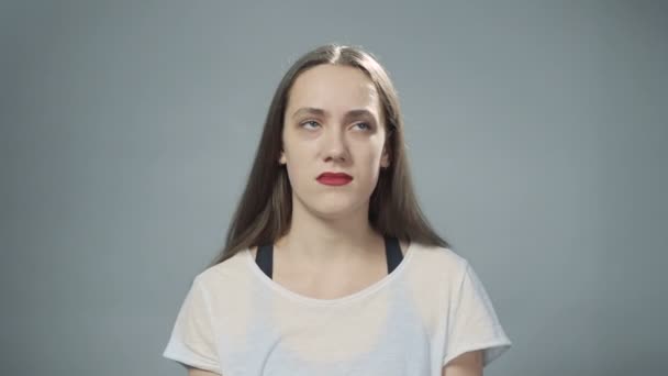 否定する若い女性のビデオ — ストック動画