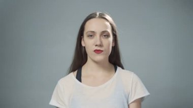 Küstah genç kızın videosu.