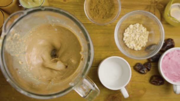 Video de hacer un cóctel de avena saludable — Vídeos de Stock