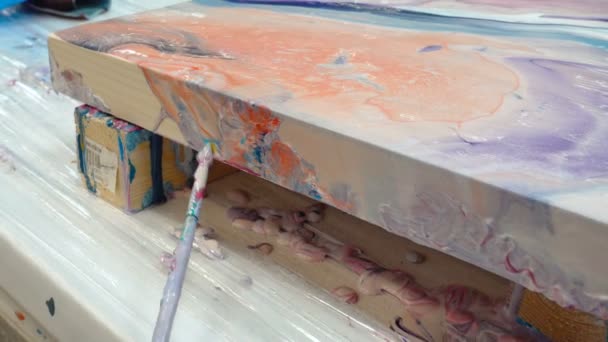 Processus de peinture tableau dans art technique fluide — Video