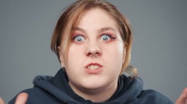 Bağıran şişman kadının videosu, portresi