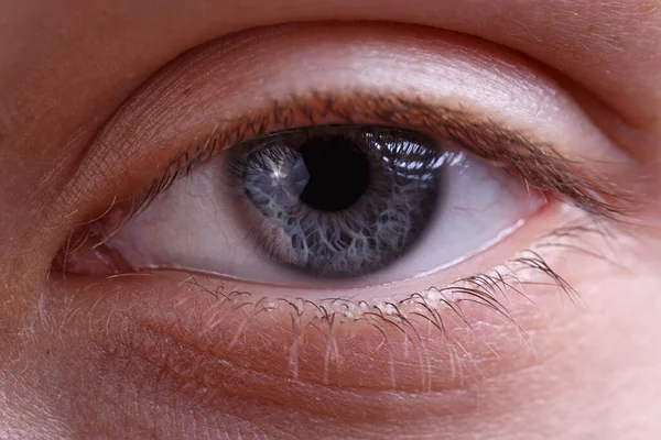 Image of young womans eye without make-up — Stock Photo, Image