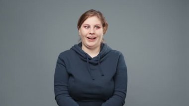Aptal şişman kadının videosu.
