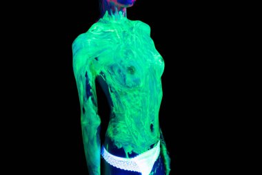 Neonlu çıplak göğüslü bir kız resmi.
