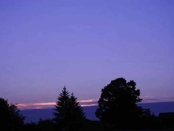 Puesta Sol Sobre Cielo Púrpura — Foto de Stock