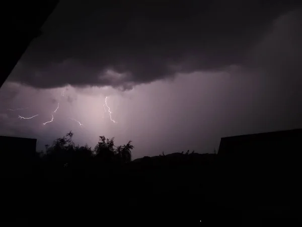 Rayo Cerca Una Zona Residencial — Foto de Stock