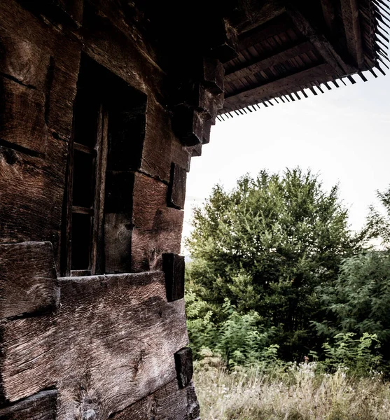 Mur Extérieur Toit Une Ancienne Église Bois Avec Des Arbres — Photo