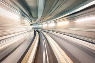 Metro yeraltı tüneli bulanık demiryolu ile metro Galeri - Modern kavramı toplu taşıma ve bağlantı parçaları - Radyal speedness demiryolu alanı - Hareket Bulanıklığı nedeniyle yumuşak odak Yakınlaştırılmış