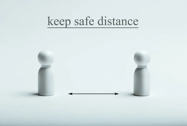 Κρατήστε ένα ασφαλές σημάδι απόστασης. Προληπτικά μέτρα. Βήματα για να προστατέψεις τον εαυτό σου. Κοινωνική απόσταση. Πρόληψη της εξάπλωσης του ιού. Άτομα με μέτρο απόστασης. Εικόνα Αρχείου
