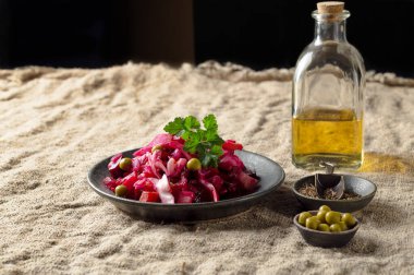 Sebzeli lahana turşusu salatası..