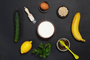 Yüz maskesi içerisindekiler.