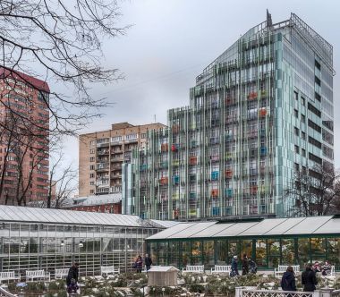 Moskova. 16 Şubat 2017. İdari ve otel kompleksinin botanik lane evinde 5. Eczane Bahçe seralar ve iş merkezi için göster