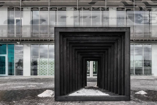 Moscow region. February 15, 2017. Innograd "Skolkovo". Business-center "Hypercube". Installation: a tunnel of black squares in front of the entrance to the building. — Stock Photo, Image