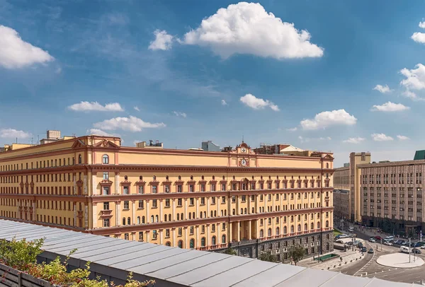 Moscú. Servicio Federal de Seguridad de la Federación Rusa y la Plaza Lubyanka. Vista desde arriba, desde la plataforma de observación de la Central Children 's Store . — Foto de Stock