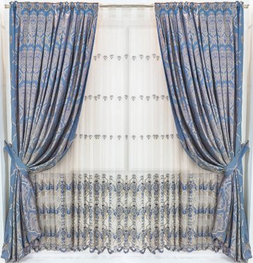 Pencere ve kapı şık tasarımı. Gizli sekme en iyi perde panel süsleme ve ince şeffaf Organze nakışı ile gelen hafif tül ile. 