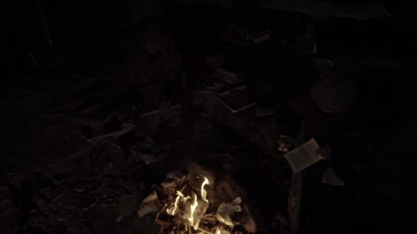 Little Homeless Orphans Sitting Bonfire Abandoned Building — Stock Video