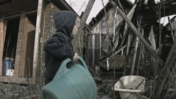 Видеозапись Грязным Мальчиком — стоковое видео