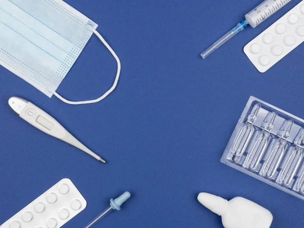 Medische Kit Van Drugs Sredstv Een Blauwe Achtergrond Het Uitzicht — Stockfoto