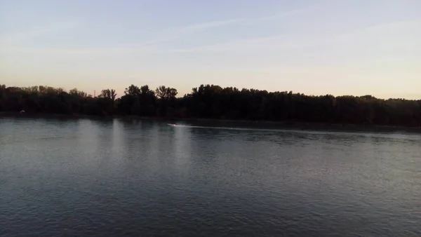 Dunaj Bratislava nehrinde akşam