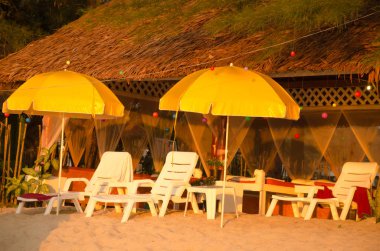 Sandalye ve şemsiye, Tayland