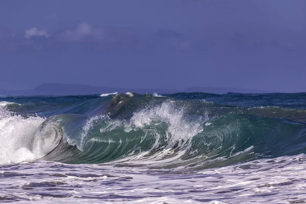 Океанська Хвиля Закриває Воду Океанська Хвиля Крупним Планом Детально Розбиває — стокове фото