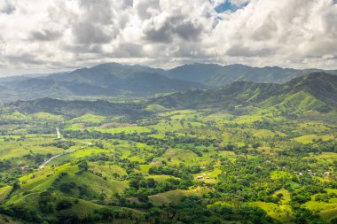 Dominik Cumhuriyeti 'nin panoramik manzarası. Montaa Redonda Miches.