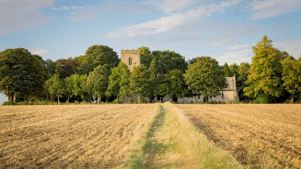 Church in English countryside — Stock Photo, Image