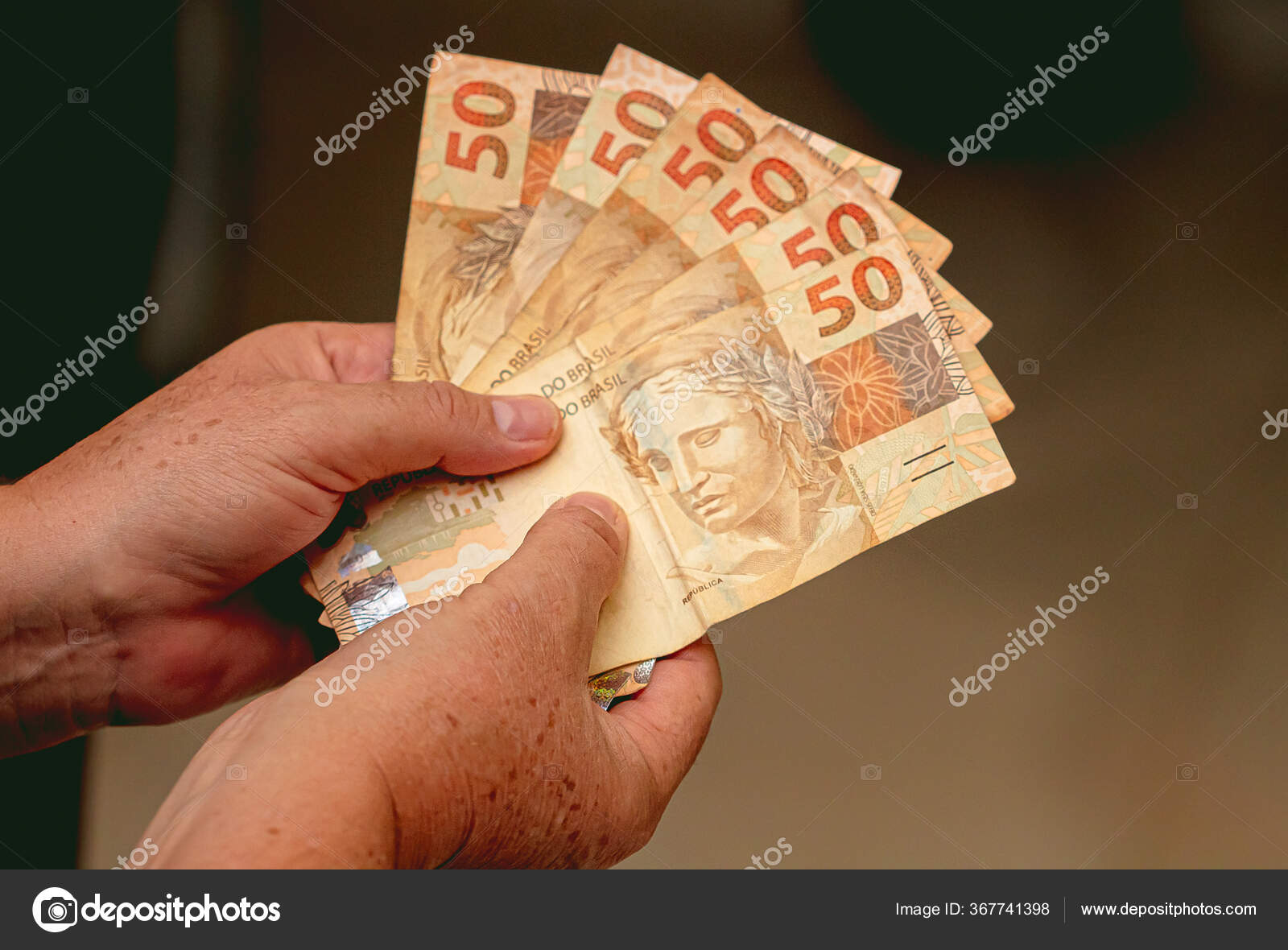 Dinheiro do Brasil, notas de Real, moeda brasileira Stock Photo - Alamy