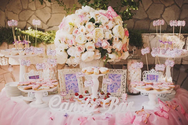 Barretta di caramelle con decorazioni dolci — Foto Stock