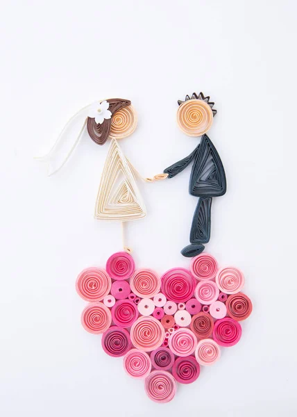 一对浪漫的新婚夫妇手工制作的纸张填充技术 结婚的概念 新郎和新娘 — 图库照片