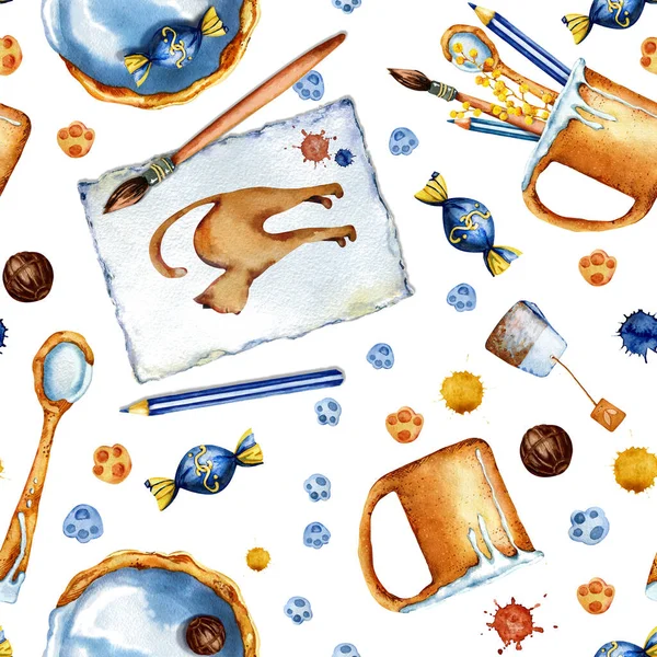 Un thé et un dessin confortables. Modèle sans couture avec une tasse, bonbons, assiette, cuillère, chat, motif, brosse, crayon, taches. Illustration aquarelle. Le concept de créativité et d'apprentissage des enfants — Photo