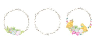 Beyaz arka planda izole edilmiş suluboya Paskalya çelengi seti. Elle boyanmış yuvarlak çerçeve, amcık söğüt dalı, bahar çiçekleri, renkli yumurtalar. Kart tasarımı, afişler, davetiyeler için dekoratif unsurlar