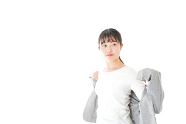 Asyalı iş kadını beyaz arka planda izole edilmiş