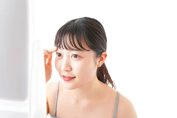 Portrait Jeune Femme Asiatique Utilisant Des Lentilles Oculaires Isolées Sur — Photo