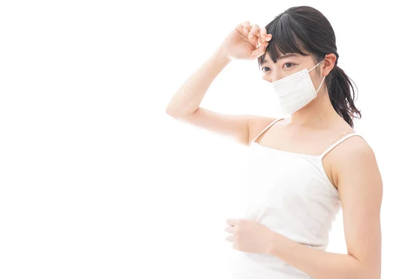 Jong Aziatisch Vrouw Met Gezicht Masker — Stockfoto