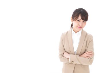 Asyalı iş kadını beyaz arka planda izole edilmiş