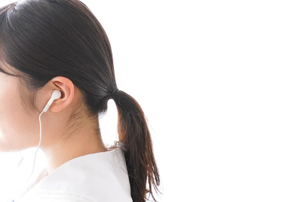 Retrato Asiático Jovem Mulher Com Fones Ouvido Isolado Fundo Branco — Fotografia de Stock